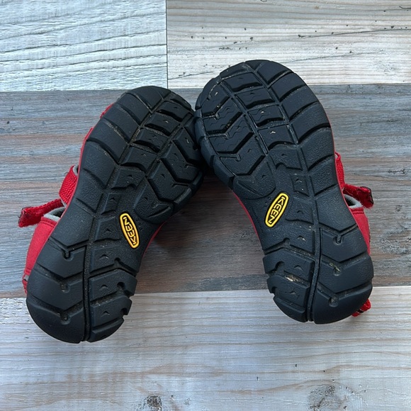 Keen Kids Newport H2 Size 9 Toddler - Picture 2 of 3